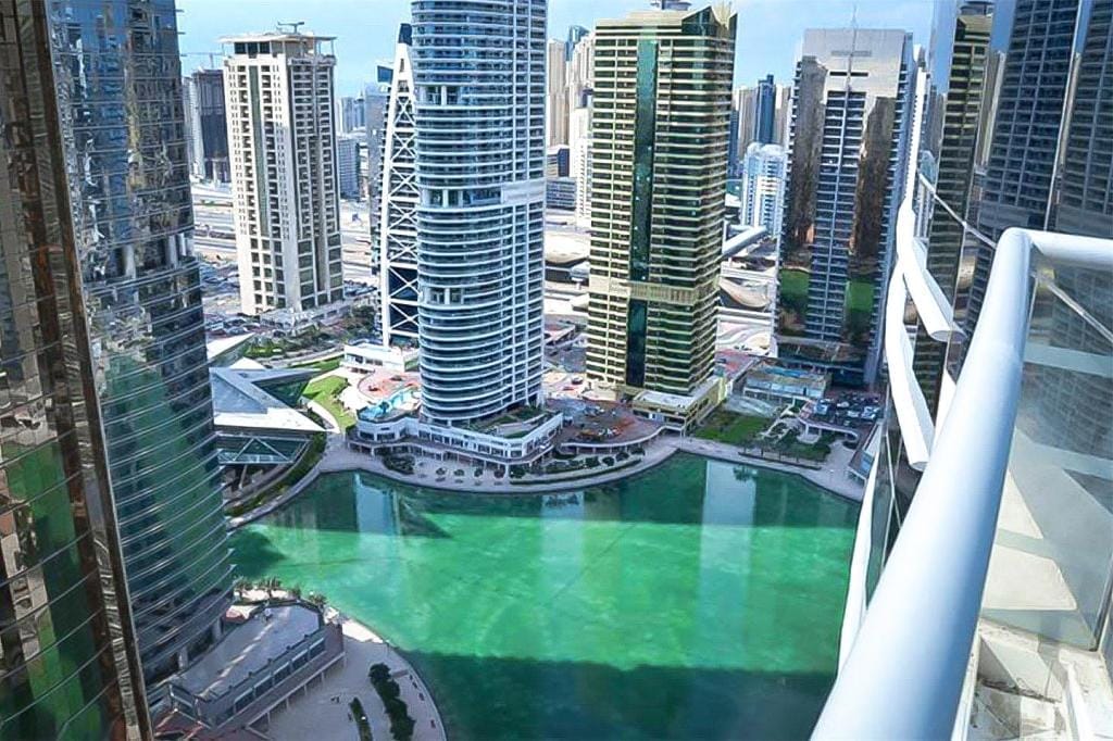 Living in Jumeirah Lake Towers Dubai
