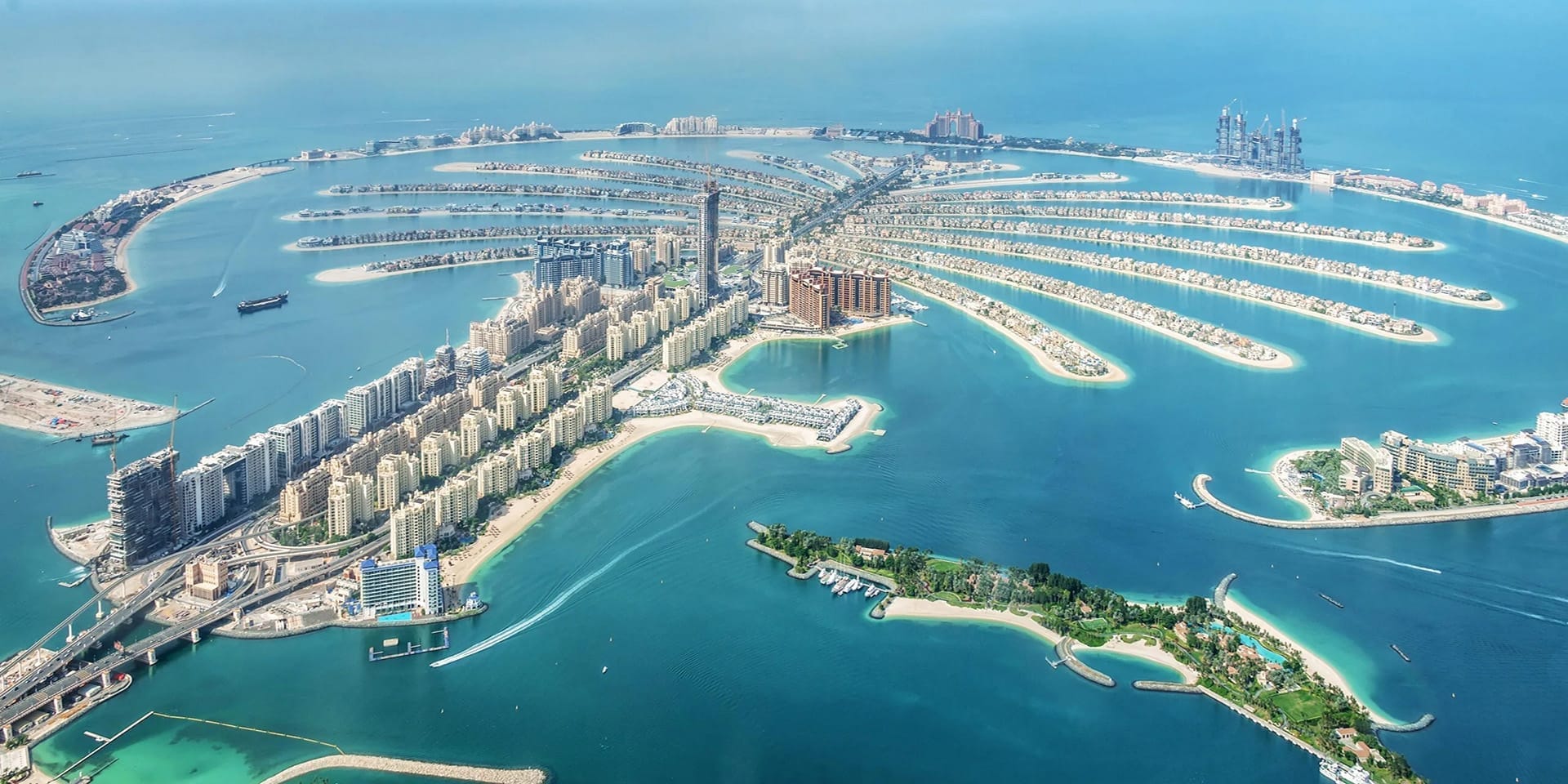 Best Neighborhoods to Buy Property in Dubai: A Smart Investor’s Guide 7 Palm Jumeirah artificial island
