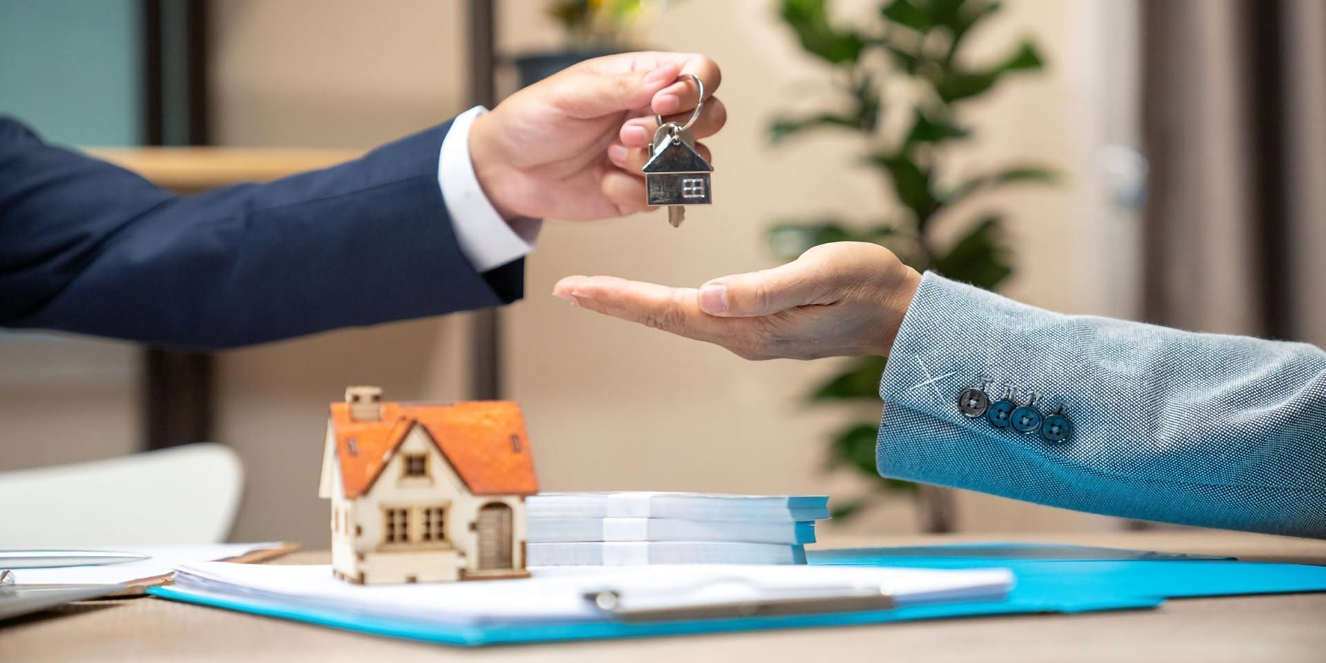 Legal Steps to Buying Property in Dubai: A Complete Guide (2025)