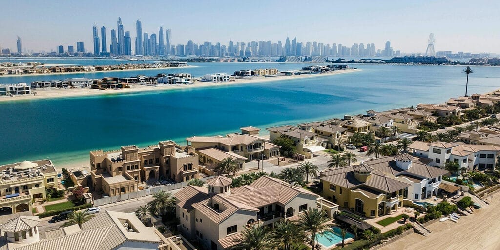 From Burj Khalifa to Palm Jumeirah: The Builders Who Made Dubai Global 2 Why the Burj Khalifa and Palm Jumeirah Development Attract Millions