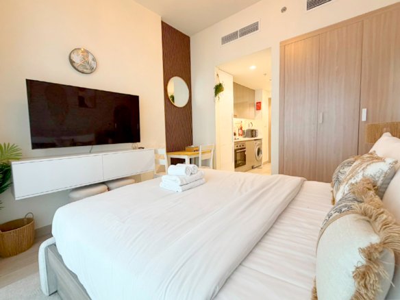 Fully Furnished | Vacant | Community View