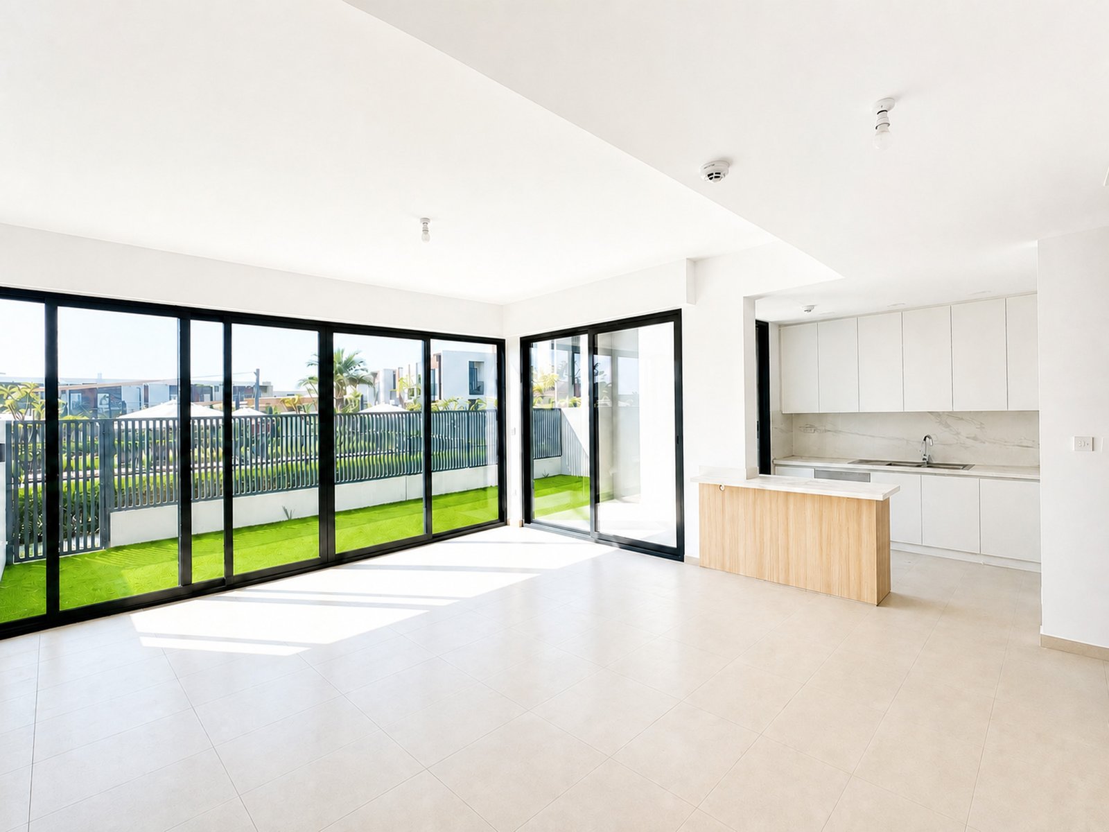 1 Large Corner Layout | Pool Access | Vacant 30 SEP