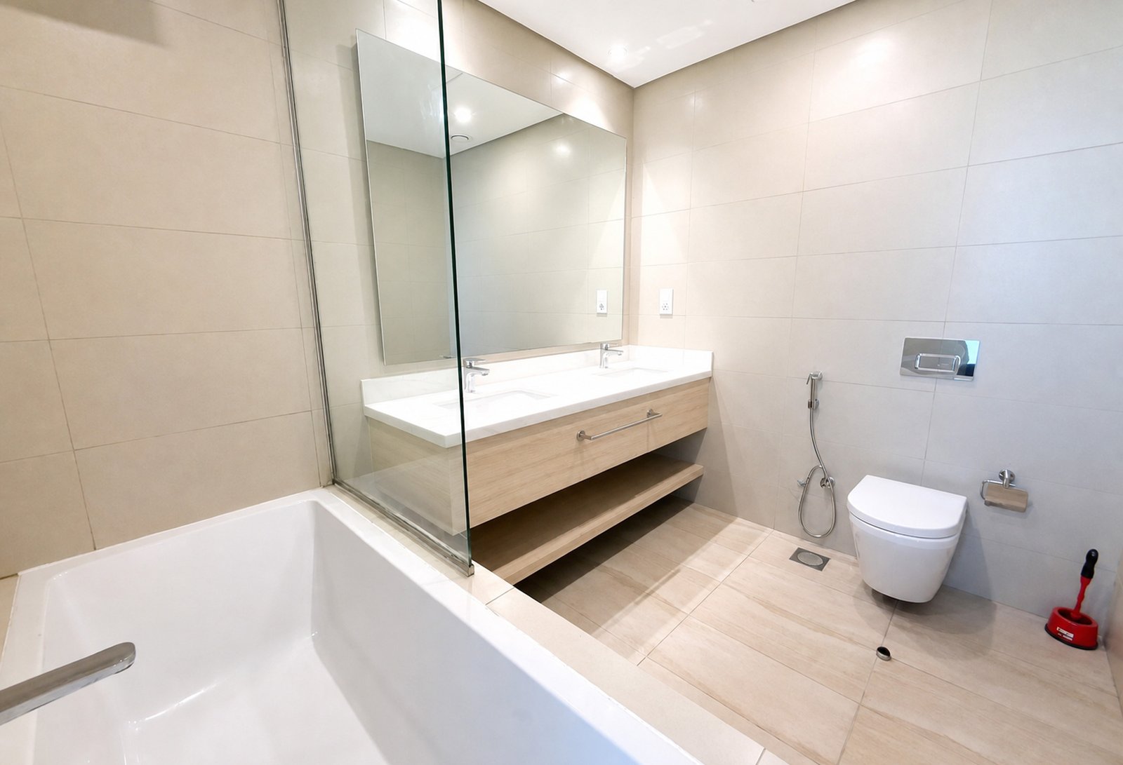 12 Large Corner Layout | Pool Access | Vacant 30 SEP