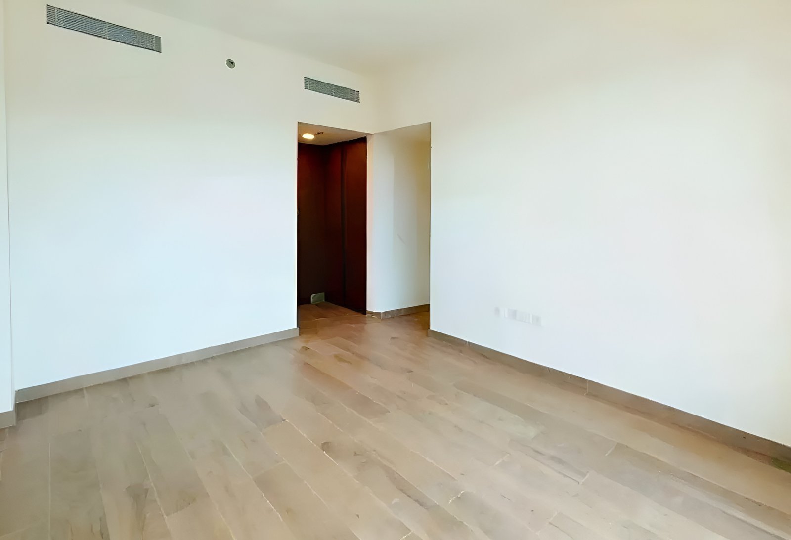 Apartment for rent in The Mayfair, Town Square