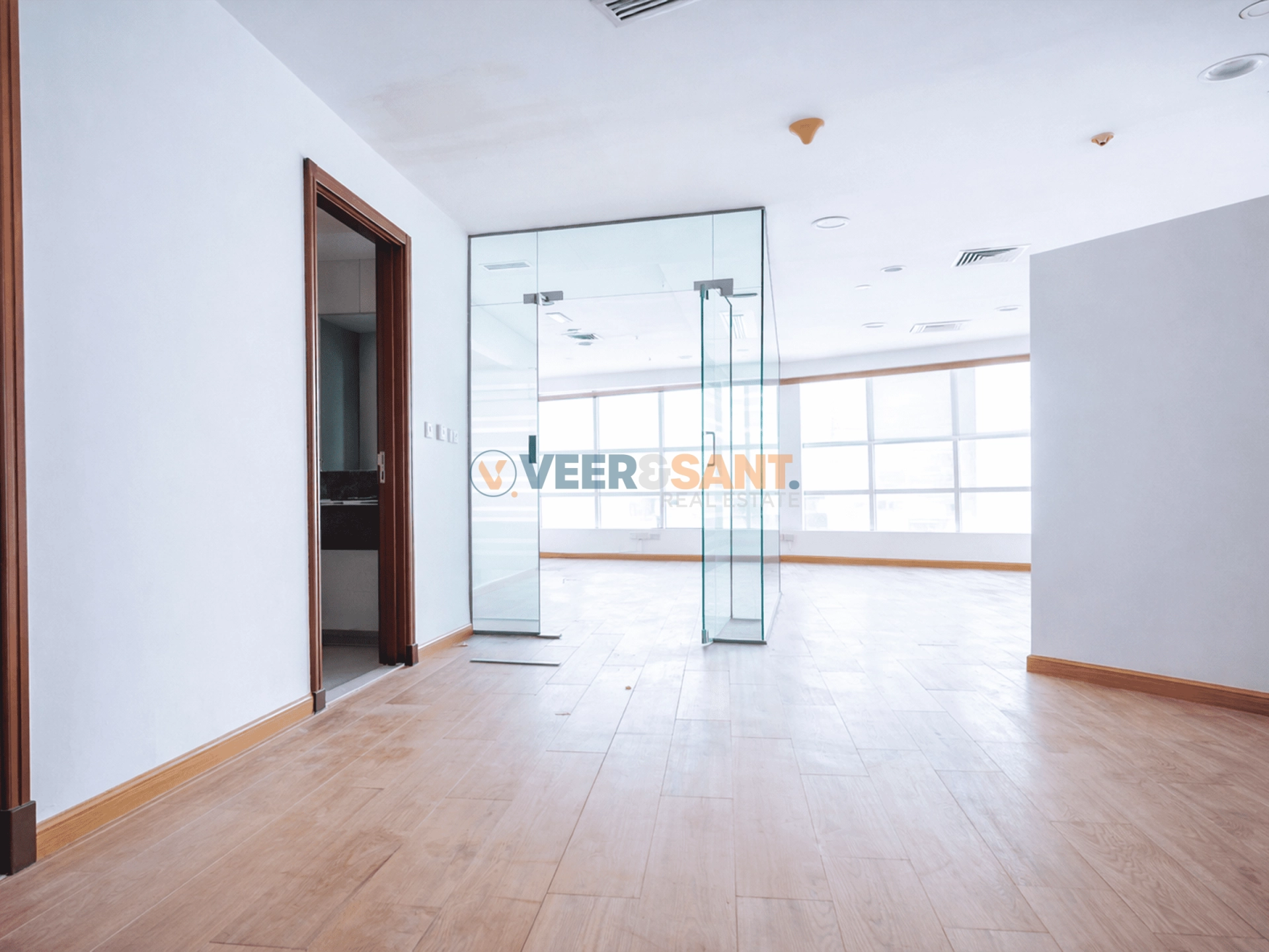 Ready Office Space | Near DIC Metro