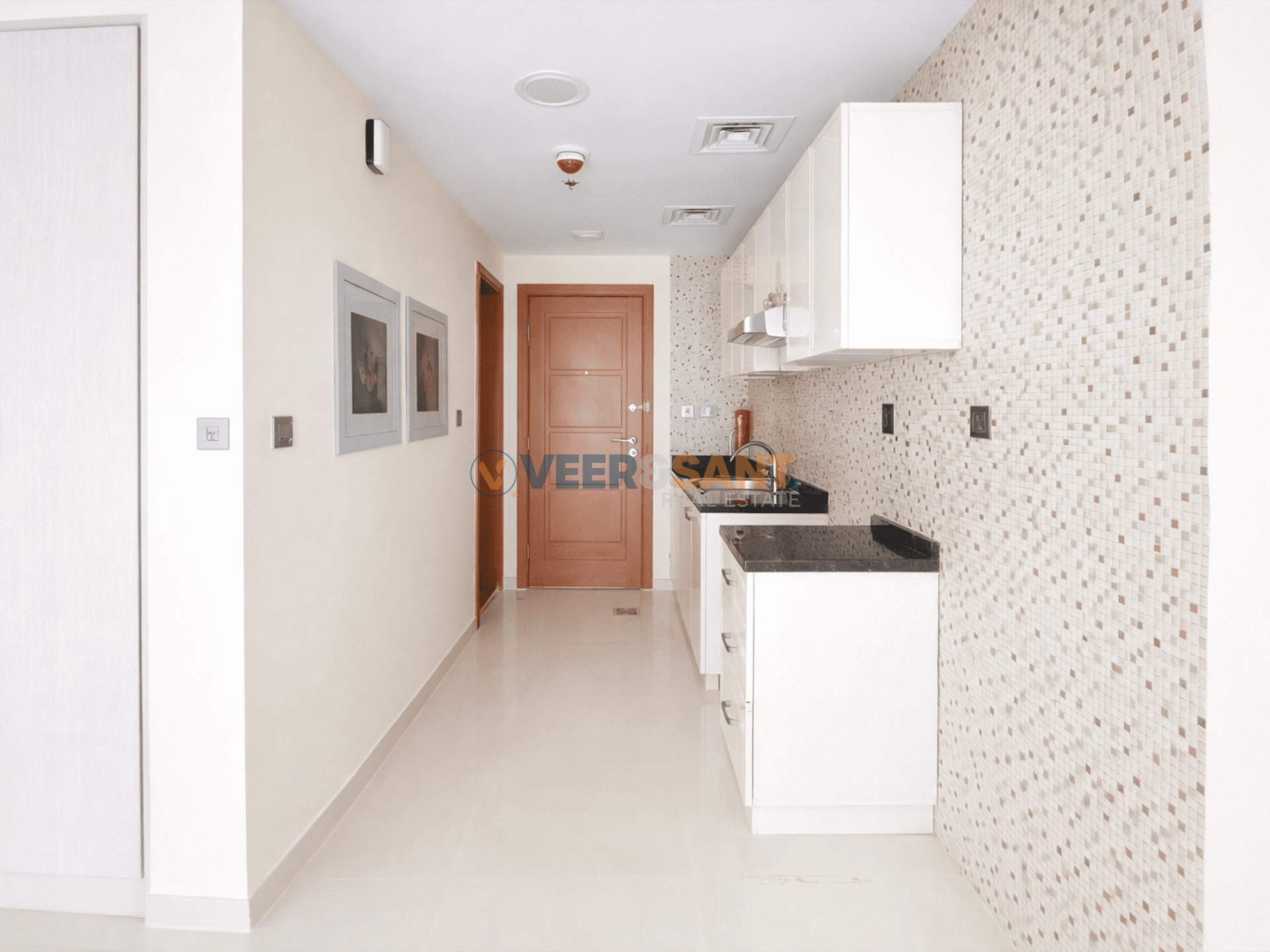 11-10 Well Maintain | Huge Balcony | Bright Unit