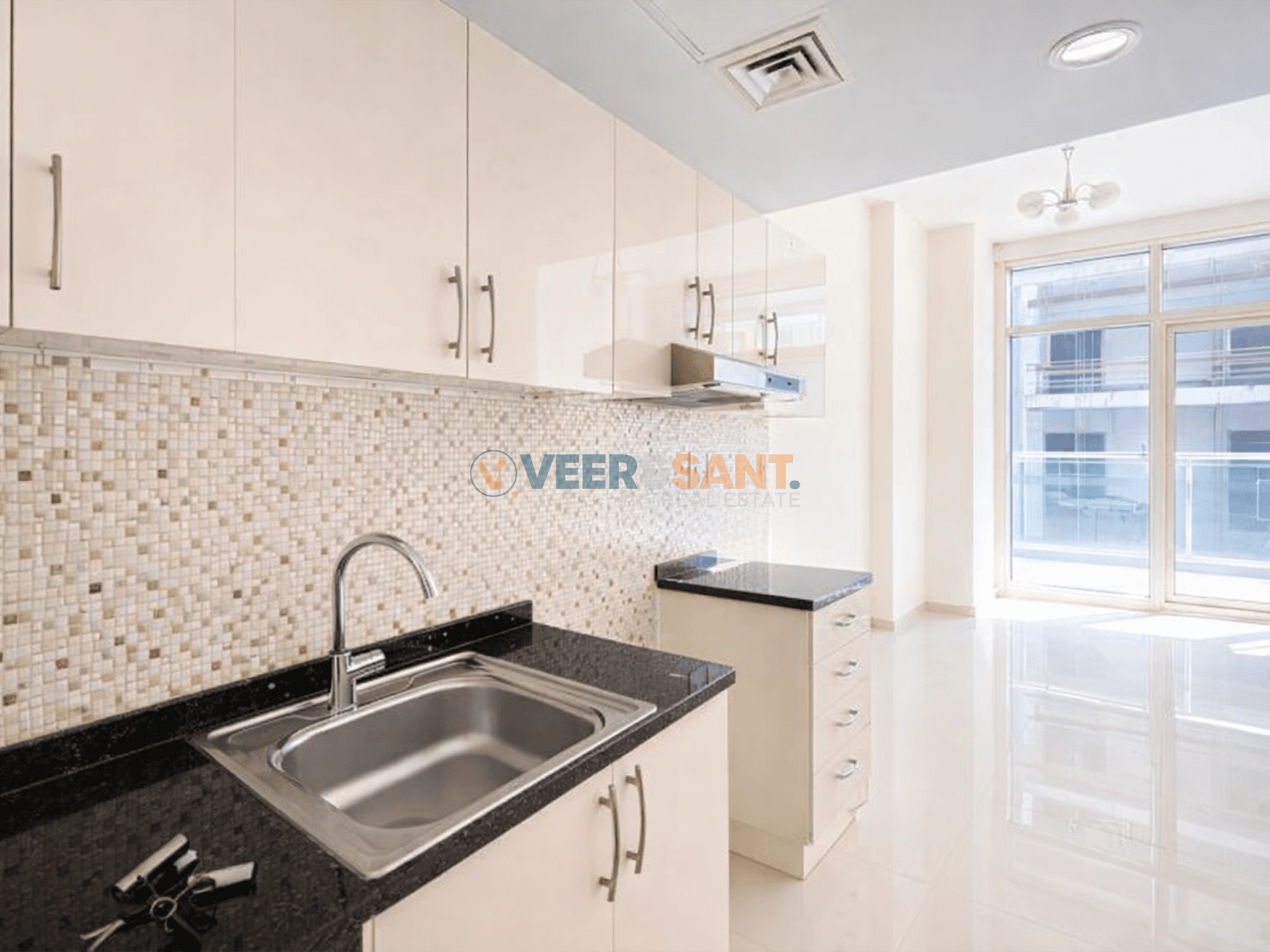 1232 Well Maintain | Huge Balcony | Bright Unit