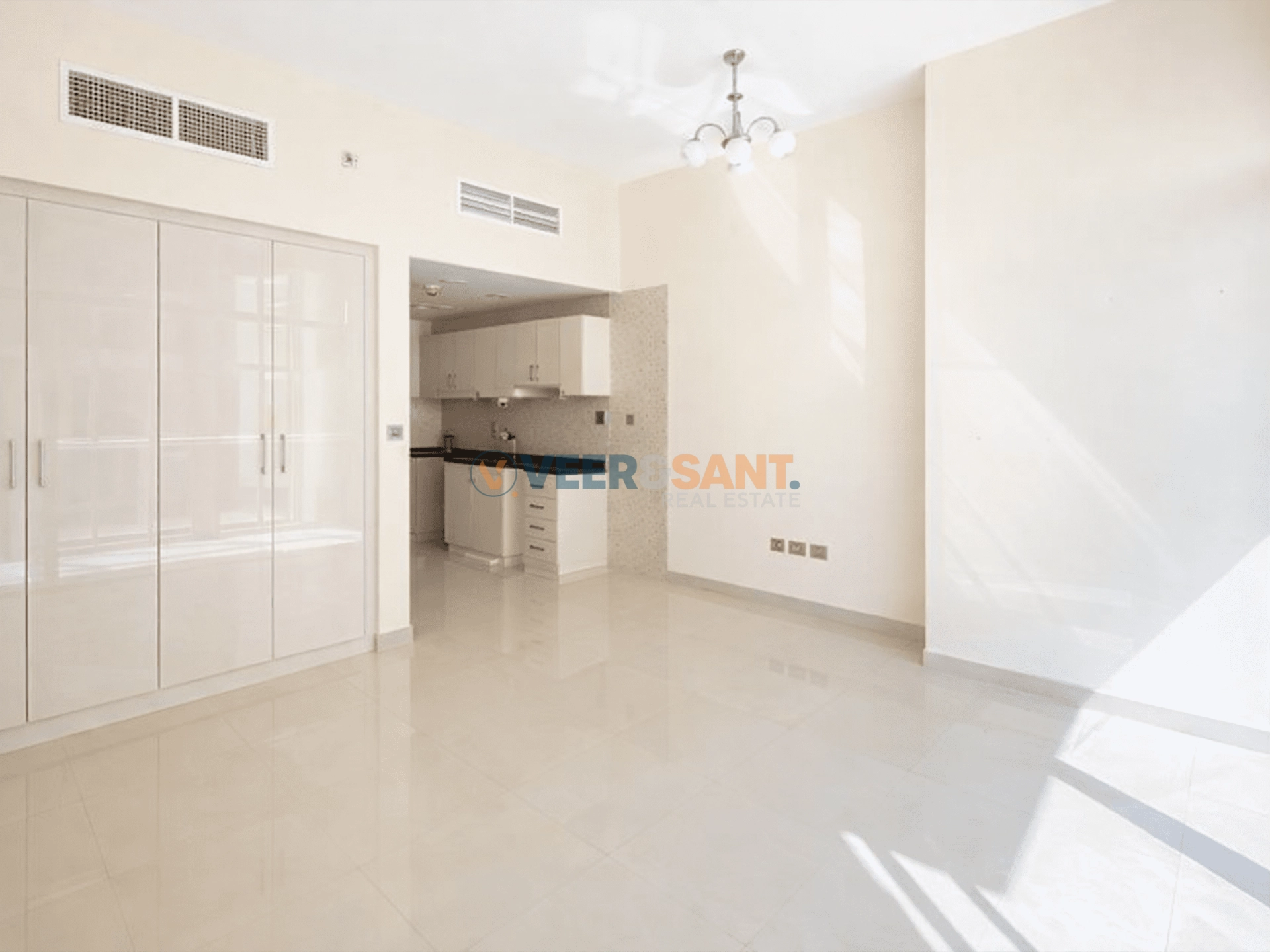 2-17 Well Maintain | Huge Balcony | Bright Unit