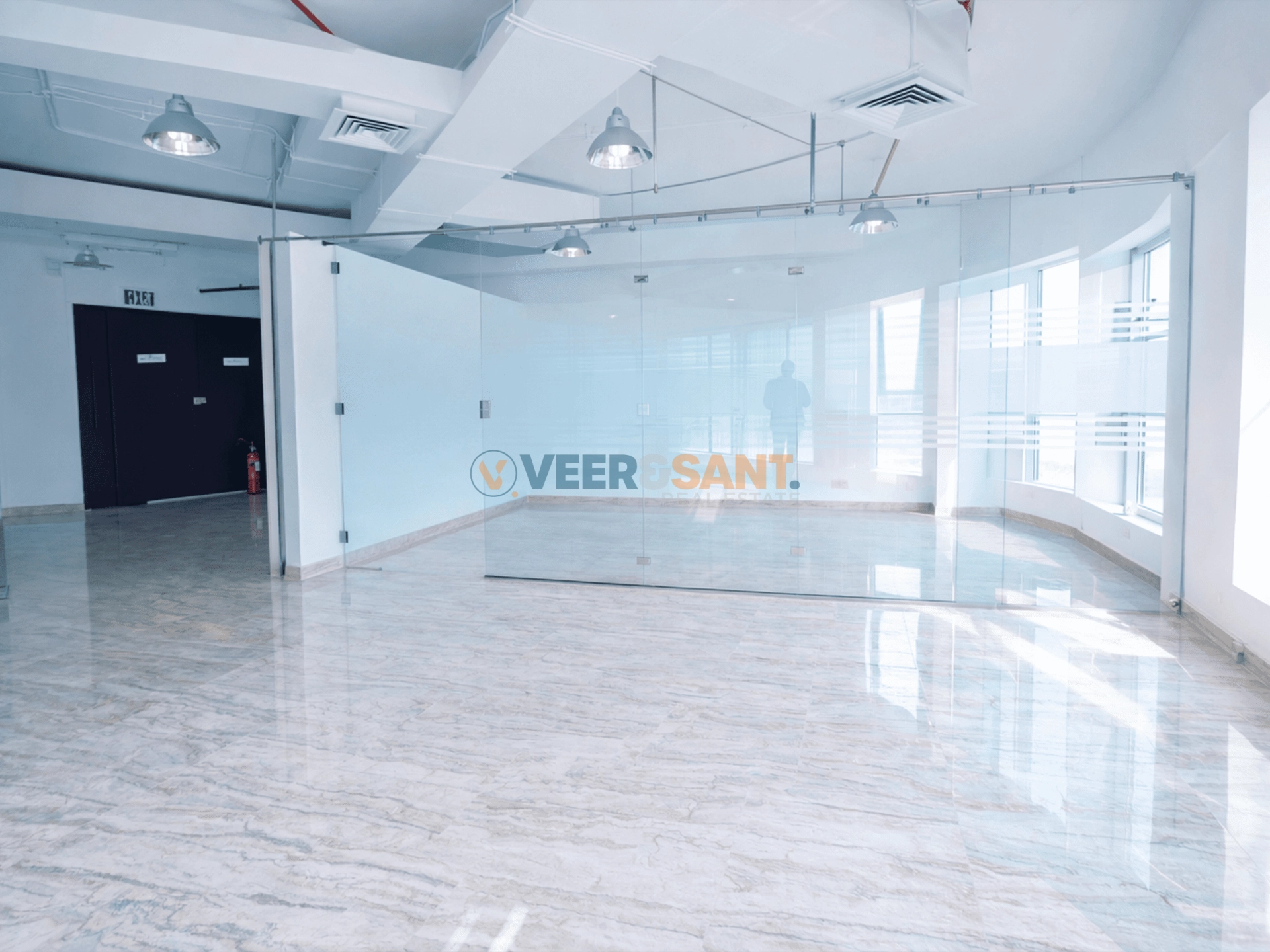 222-6 Ready-to-Use Office | Pantry and Private Washroom