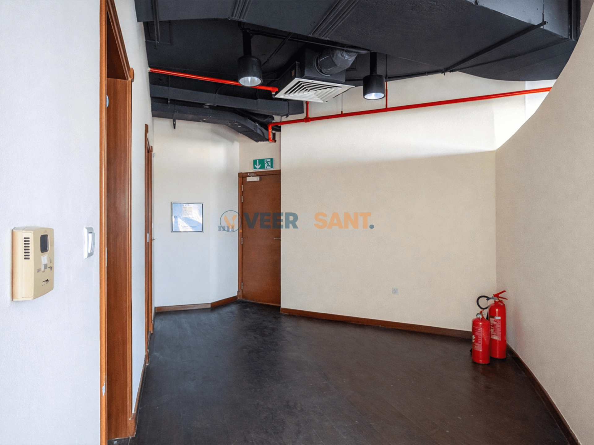 9-10 Well-Maintained Fitted Office | Near DIC Metro