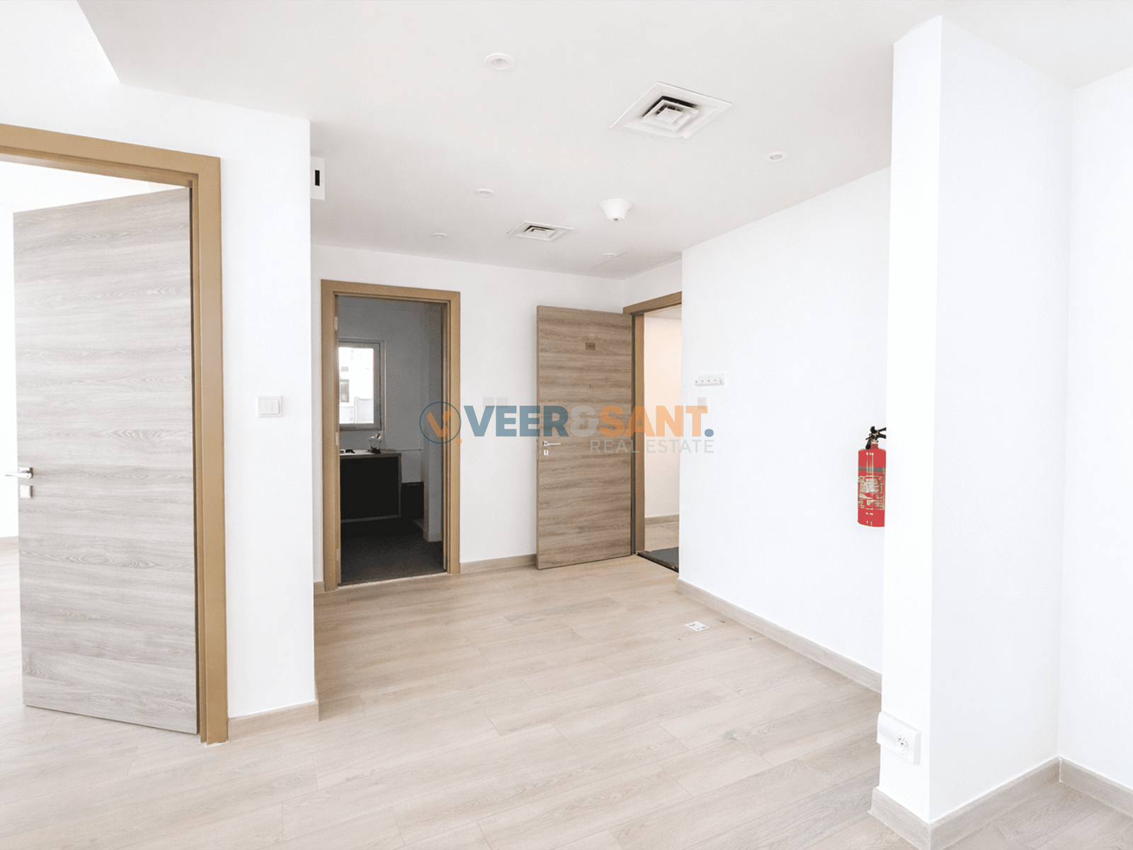 Firefly-Enhance-the-picture-and-make-it-little-bright-without-adding High Floor | Well Maintained | Ready to Move in | Huge Balcony