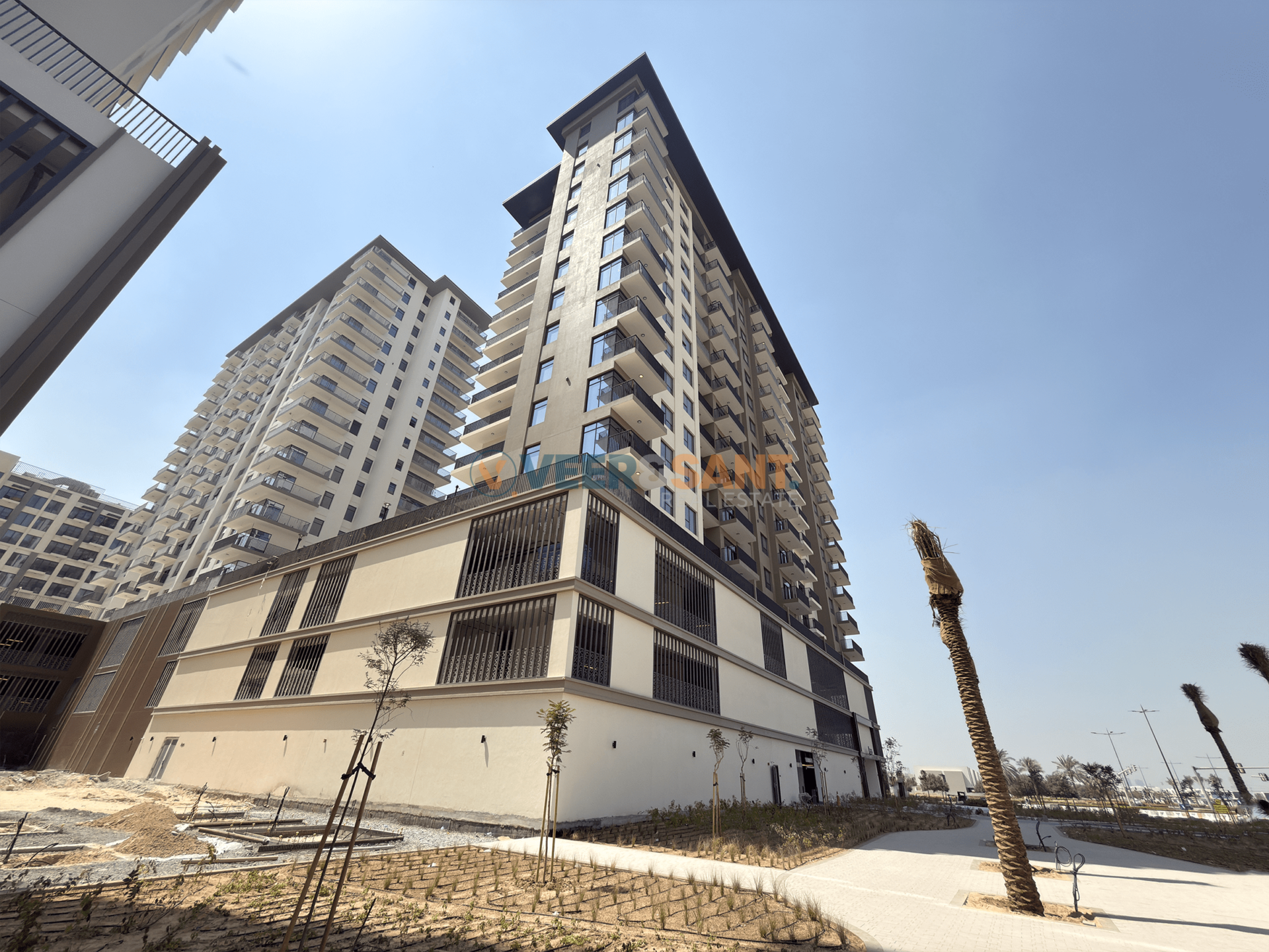 High Floor | Oct Handover | Cash or Mortgage