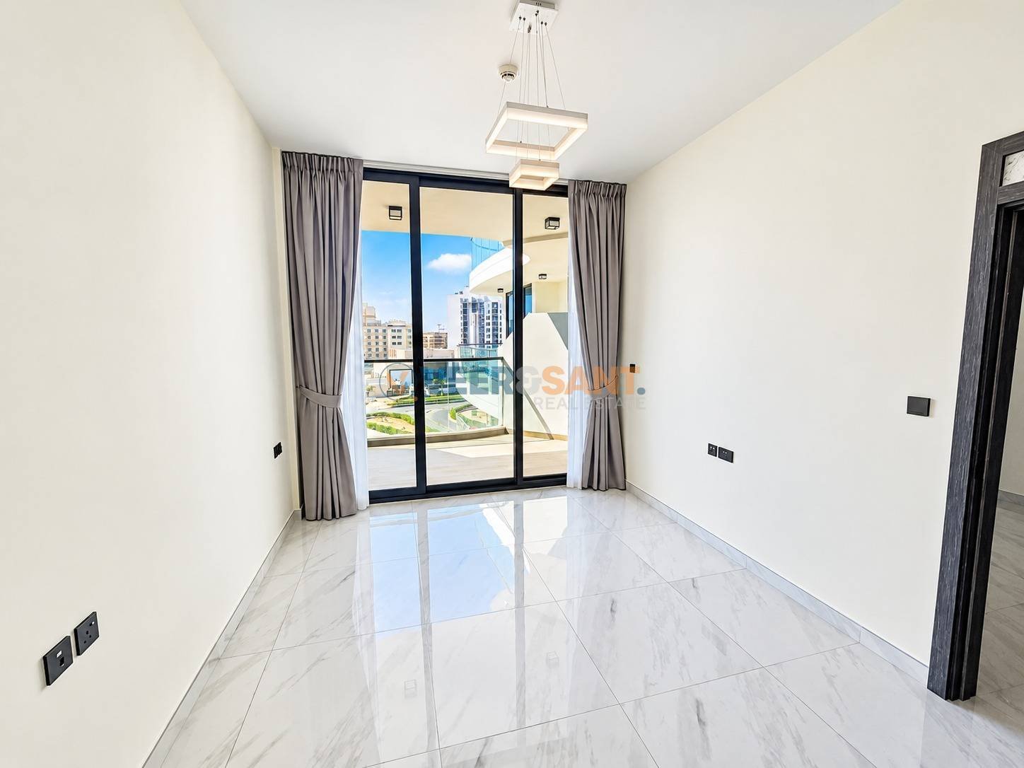 Corner Unit | Pool View | Ready to Move In