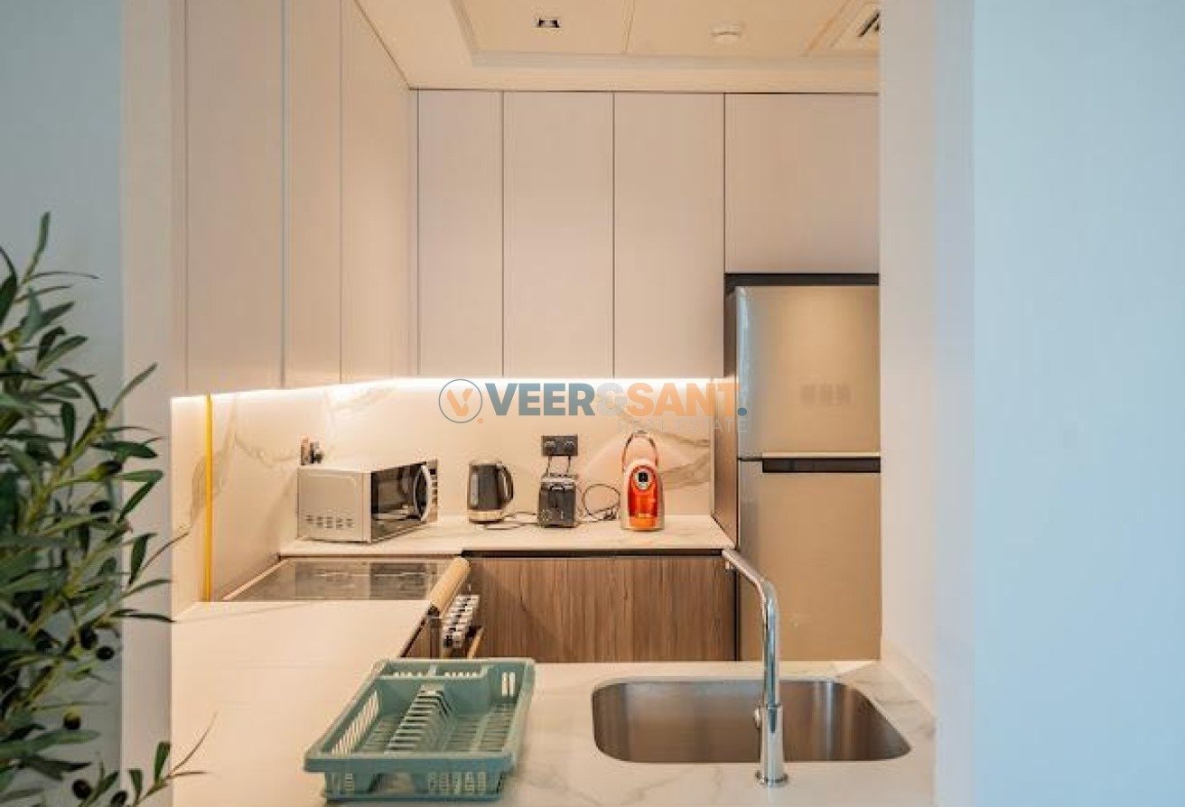 image-100 Well Maintained | Ready to Move | Prime Location
