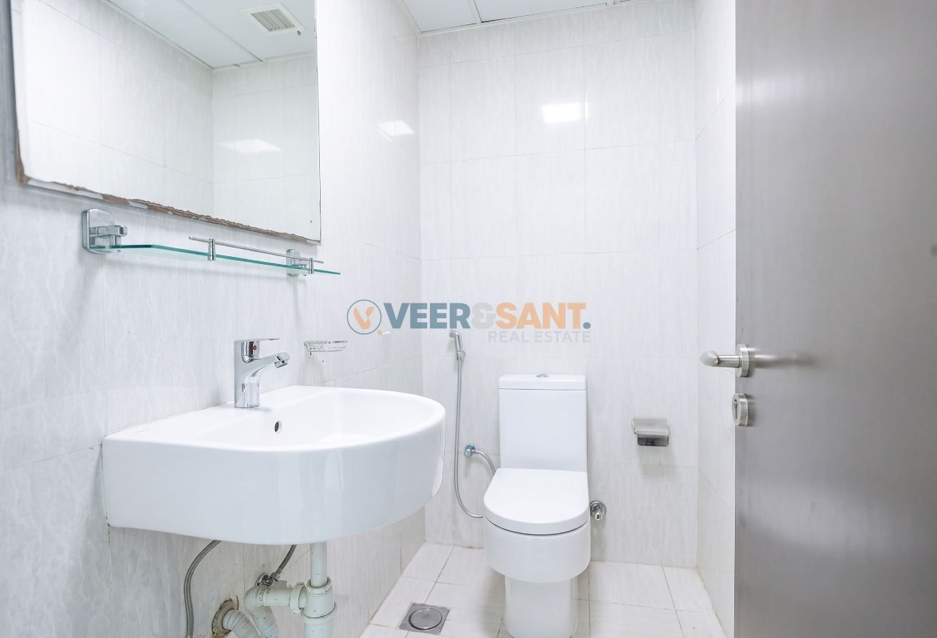 image-122 Great Location | Metro Access | Canal View