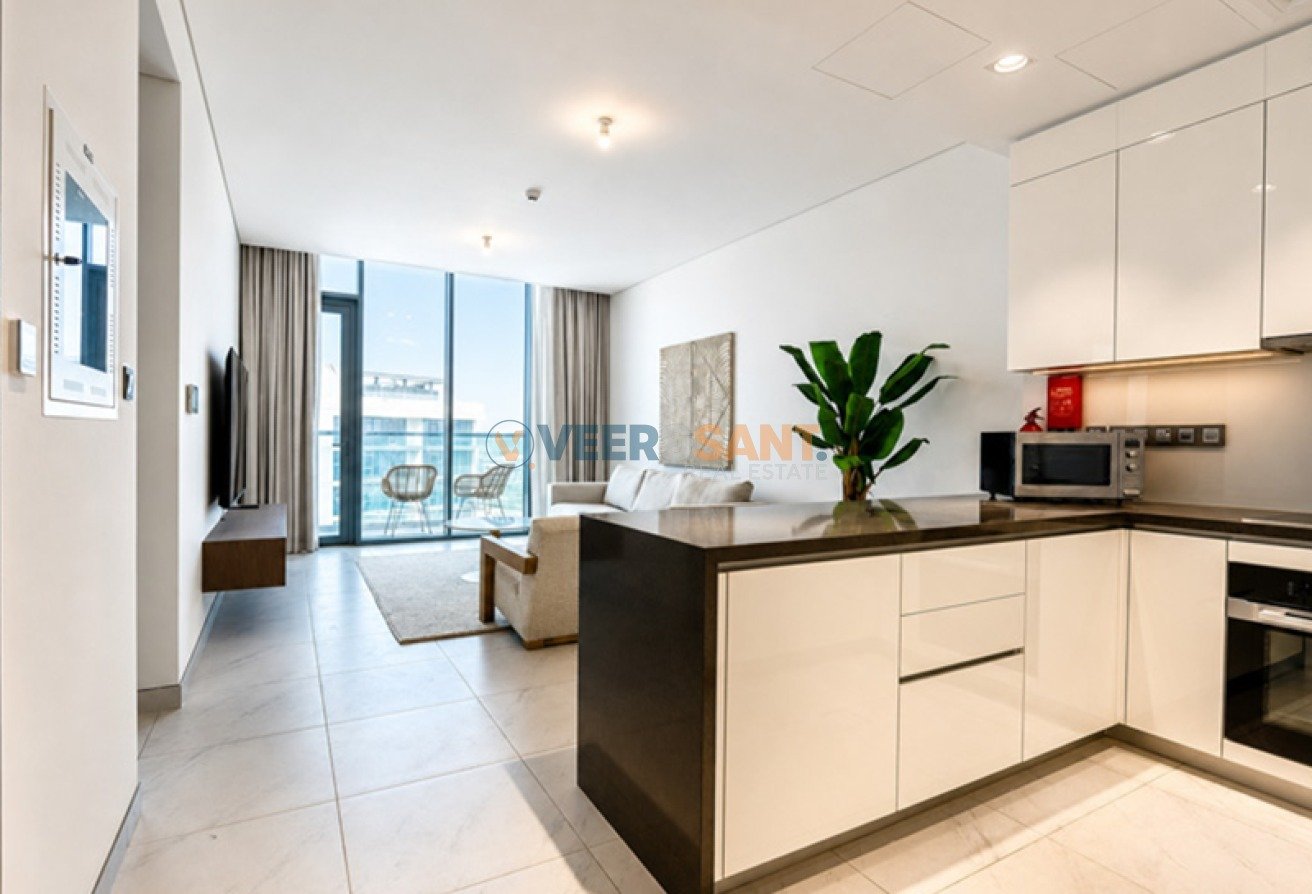 Luxury Apt | Fully Furnished | Waterfront Living