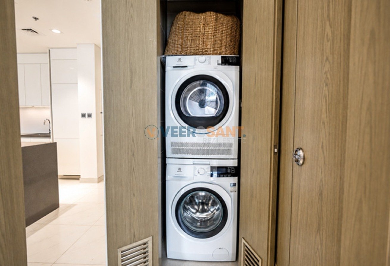 Luxury Apt | Fully Furnished | Waterfront Living