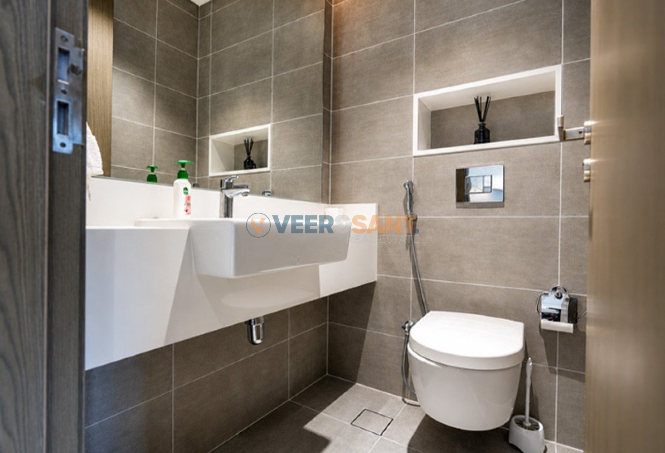 Luxury Apt | Fully Furnished | Waterfront Living
