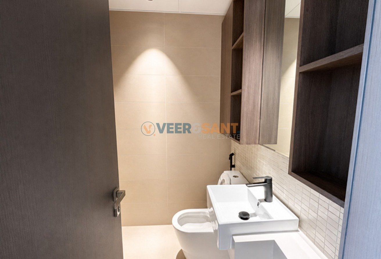 Furnished 1BR | Prime Location | Ready to Move