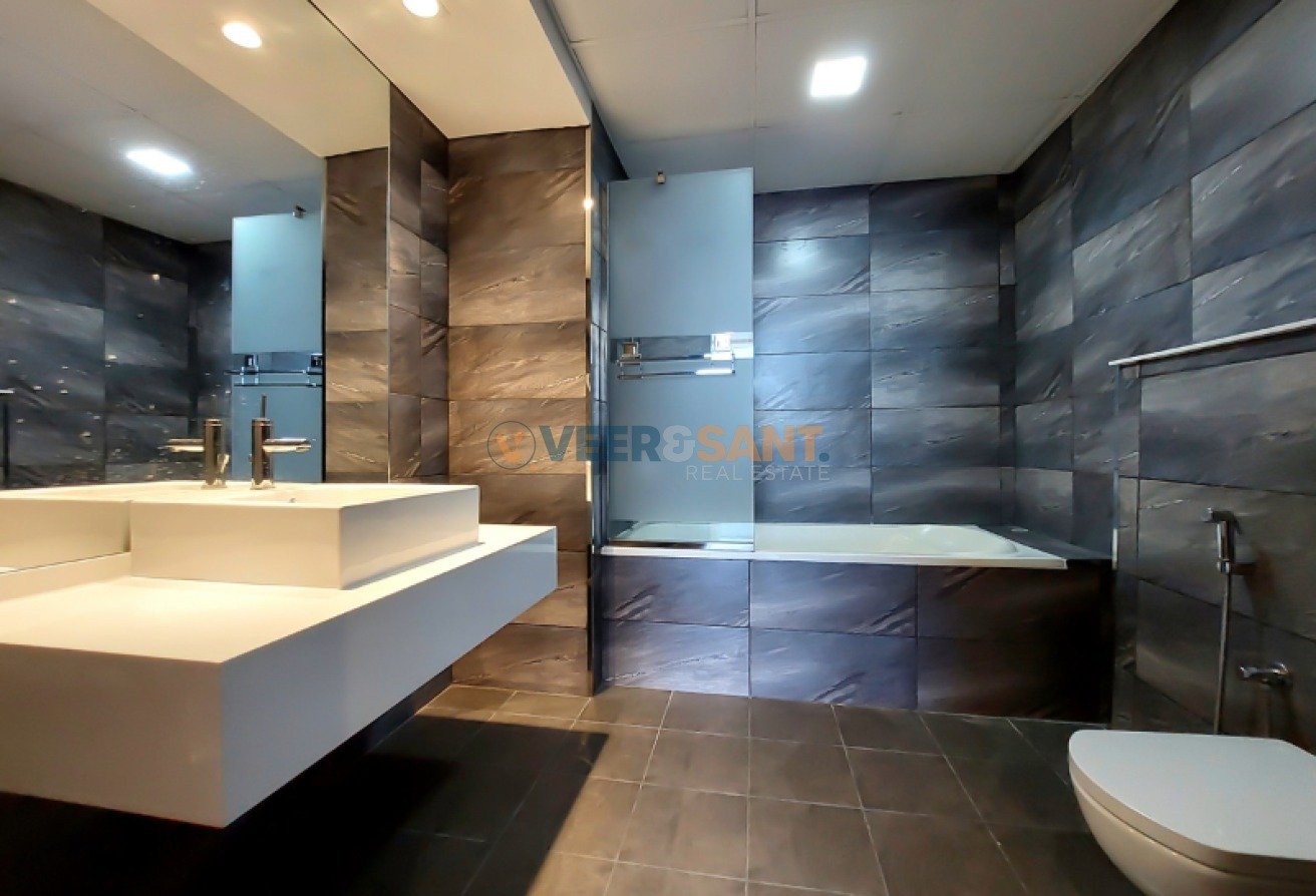 3BR+Maids | High Floor | Sea View