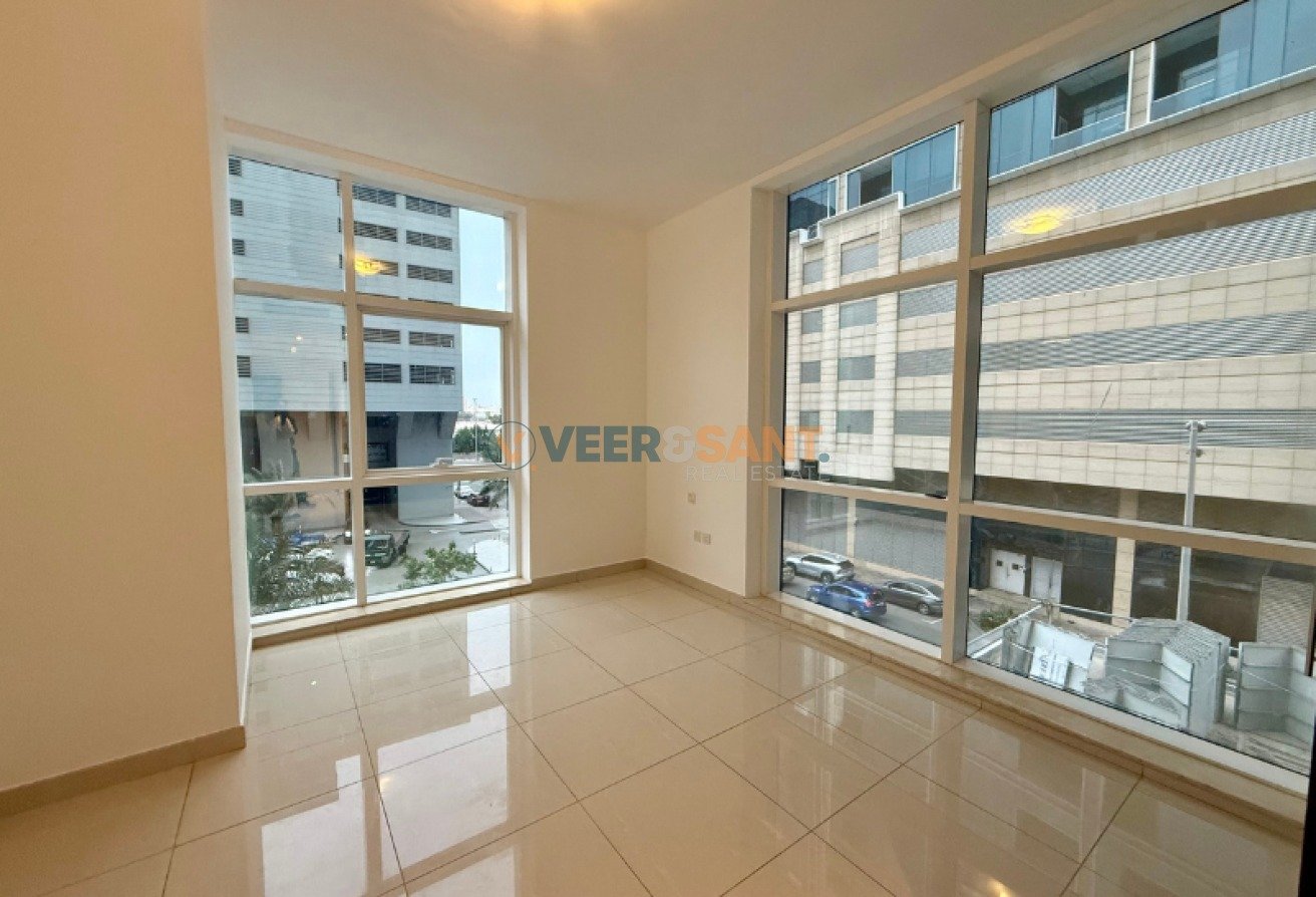 Ready to Move | Close to Metro | Spacious Layout