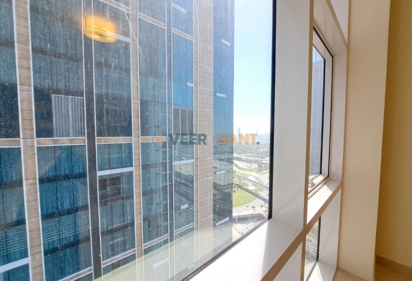 Big Layout | Close to Metro | Ready to Move