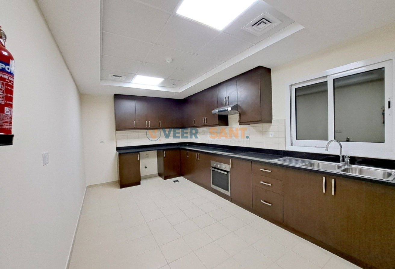 Big Layout | Close to Metro | Ready to Move