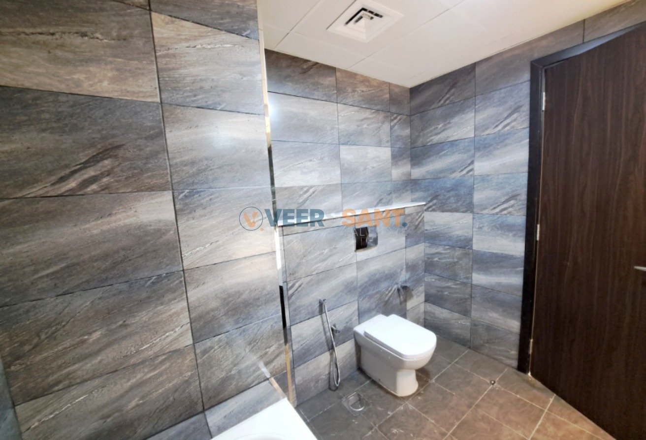 Big Layout | Close to Metro | Ready to Move