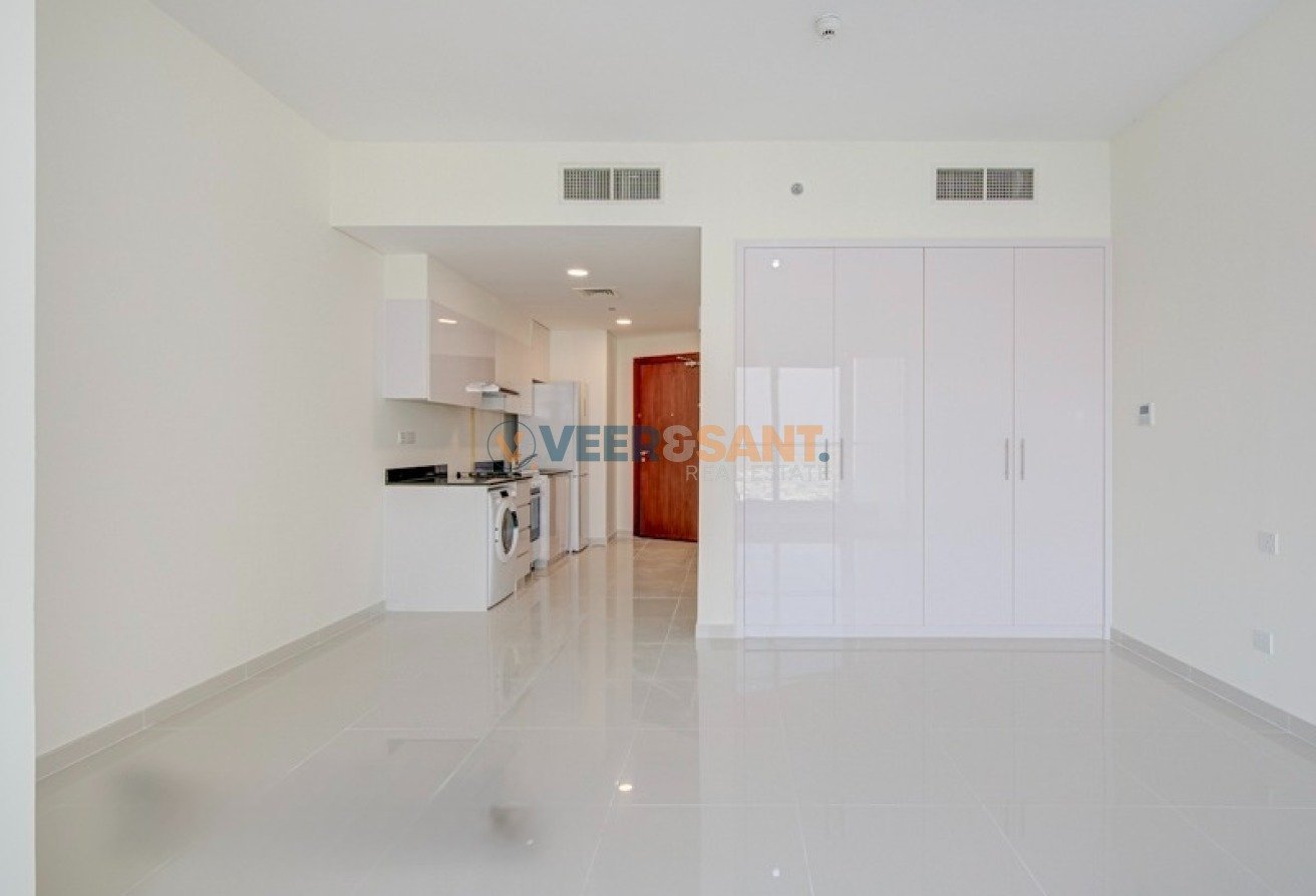 2 Balconies | Community View | Exclusive