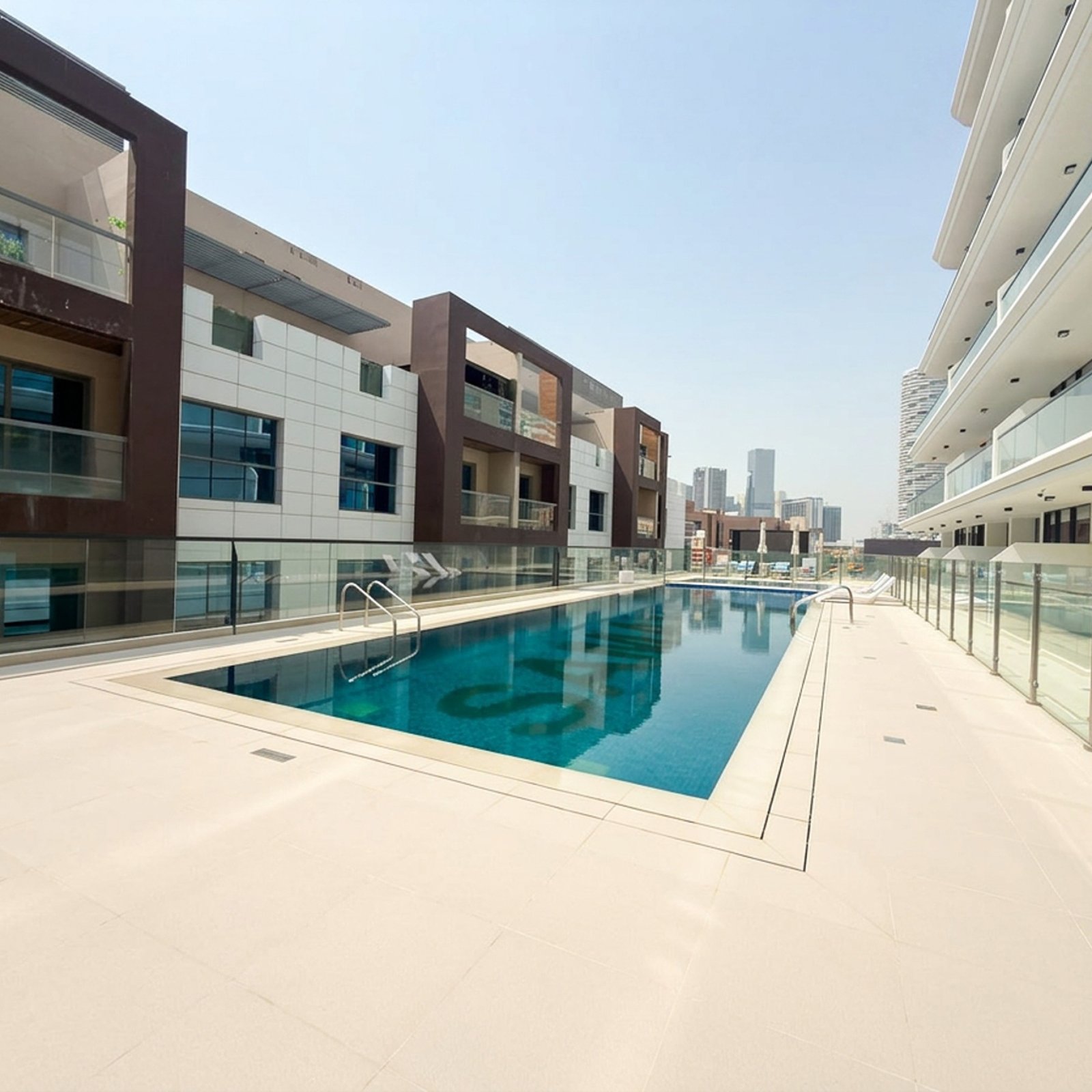 Veer & Sant Real Estate 210 1 (7)