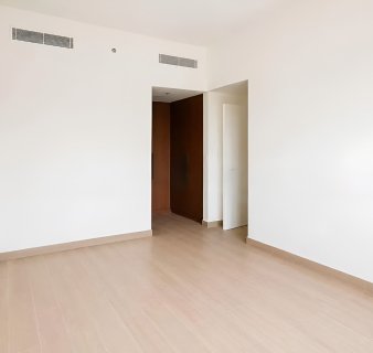 Veer & Sant Real Estate 130 1