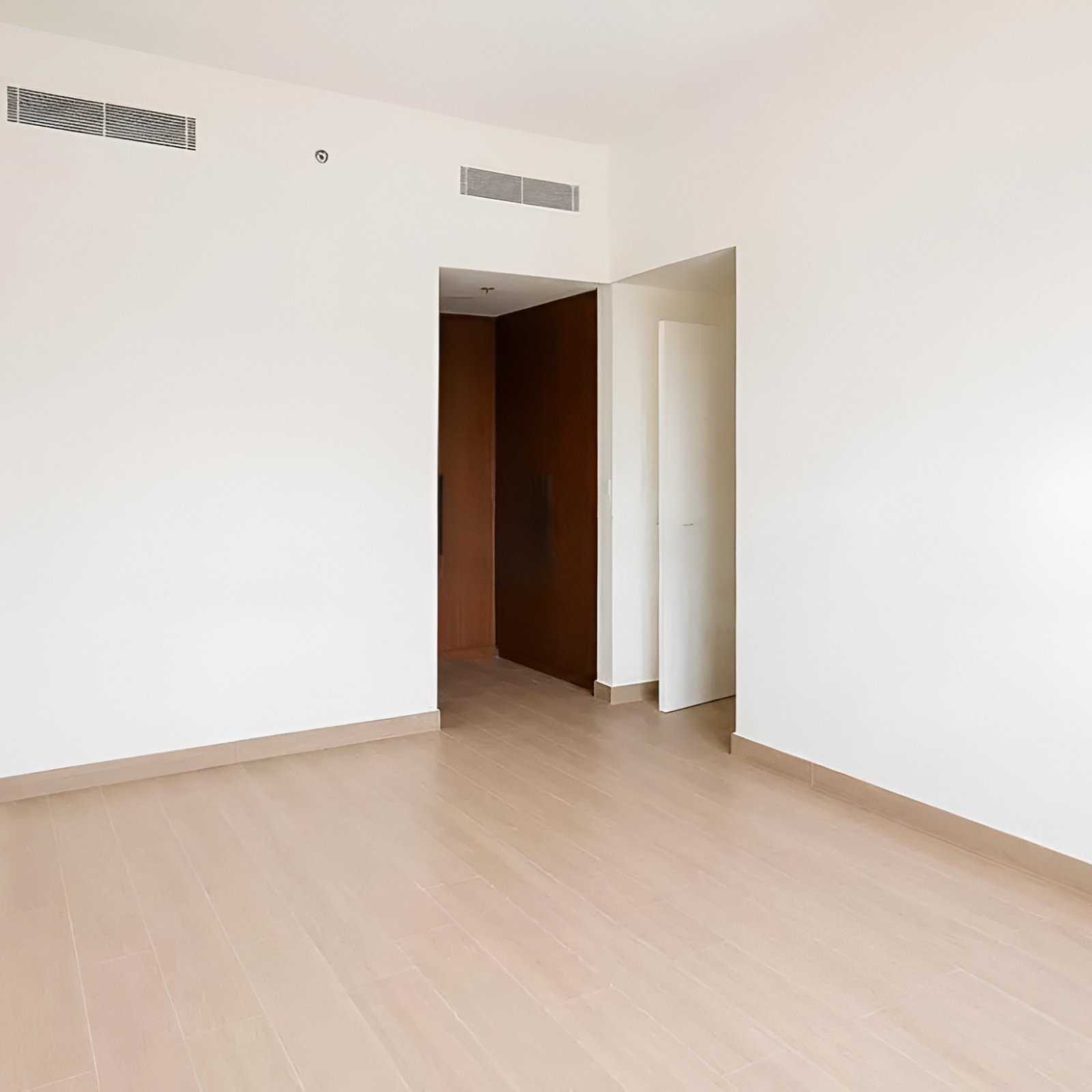 Veer & Sant Real Estate 142 1