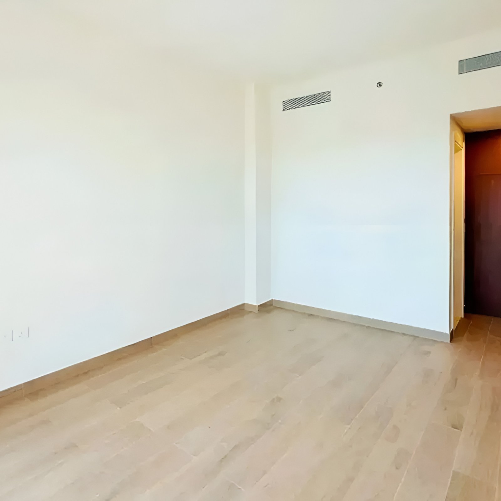 Veer & Sant Real Estate 143 2